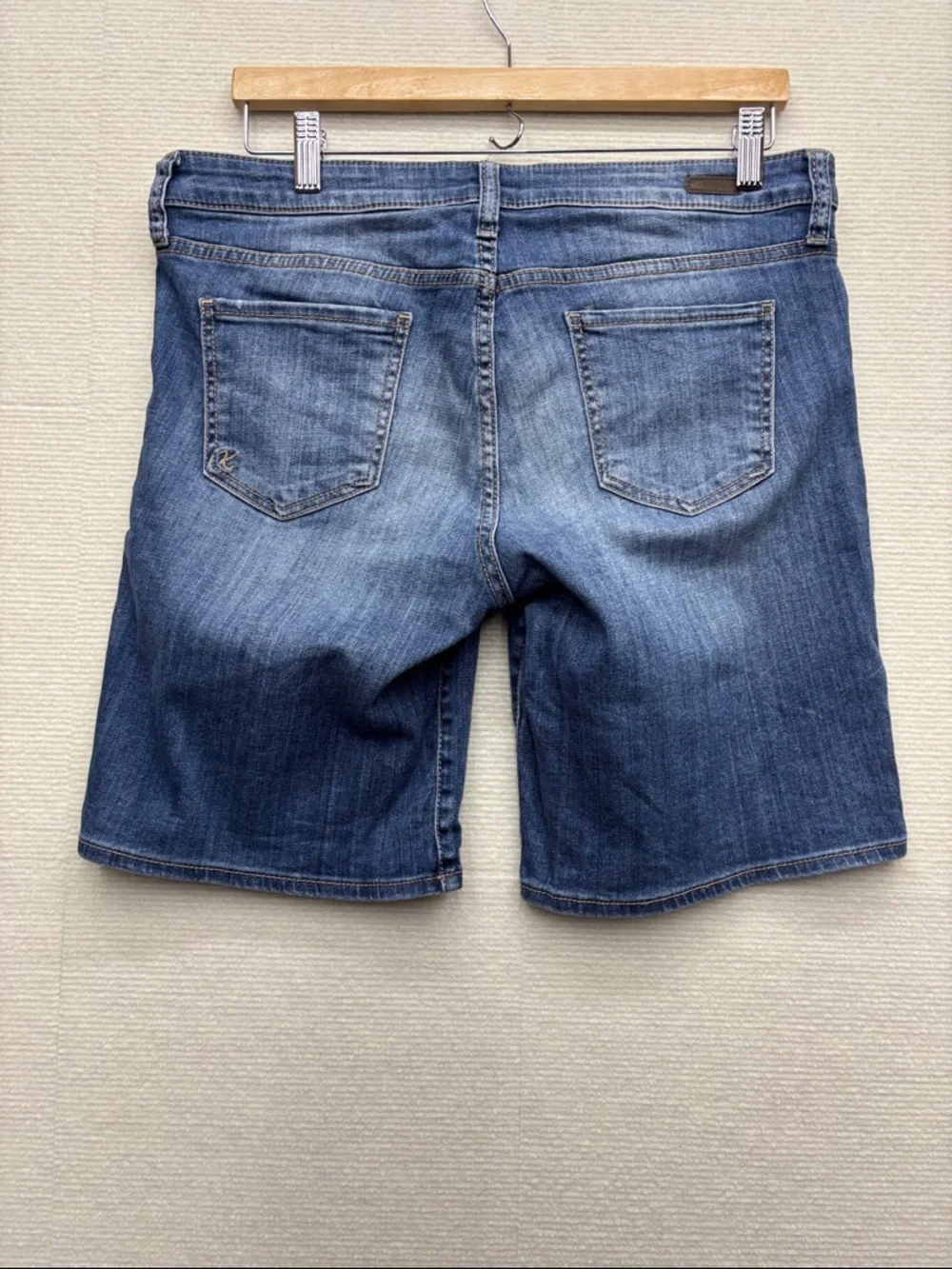 KUT FROM THE KLOTH | 10 Blue Denim Shorts - Classic Casual Style